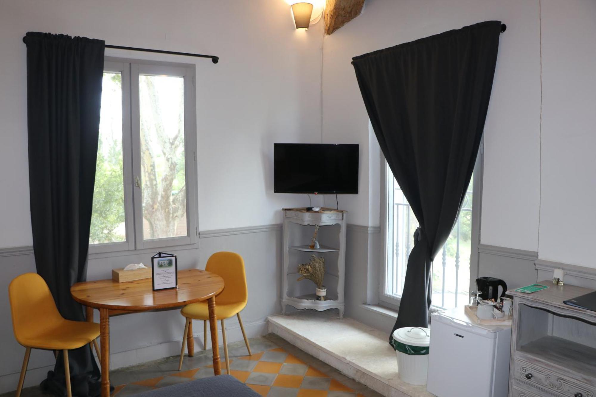 Le Mas Des Cerisiers Jacuzzi Et Sauna Inclus Pour Tous Les Logements Avignon Exteriér fotografie